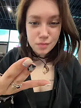 lucy-joy online show from 04-29-26, 08:18