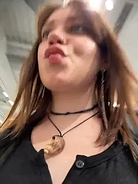 lucy-joy online show from 04-28-26, 11:25