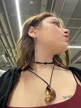 lucy-joy online show from 11-30-25, 07:20