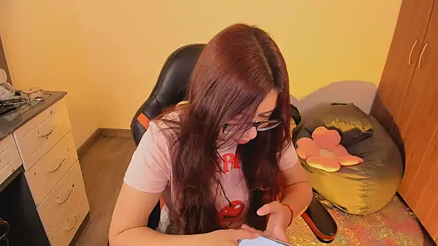 Snapshot of Verolake chatting on 10-01-25, 03:16 Verolake online show from 10-01-25, 03:16