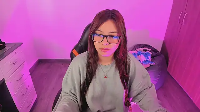 Snapshot of Verolake chatting on 10-16-25, 07:11 Verolake online show from 10-16-25, 07:11