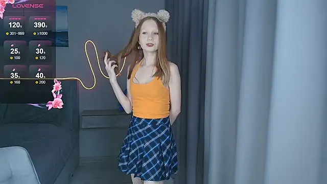 Snapshot of FoxyMira chatting on 09-26-25, 01:51 FoxyMira online show from 09-26-25, 01:51