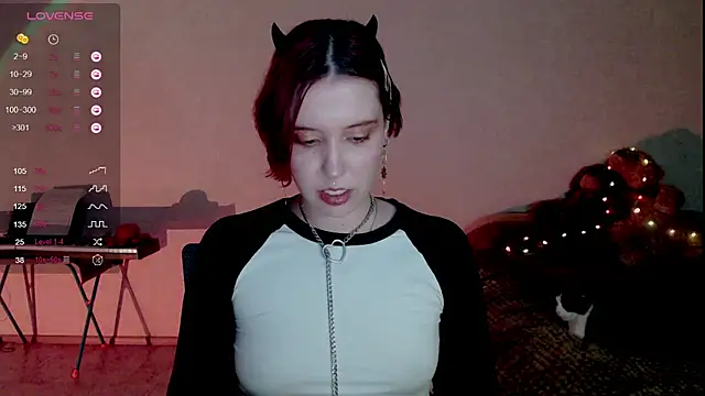 Snapshot of Ruby_Flame chatting on 10-14-25, 05:46 Ruby Flame online show from 10-14-25, 05:46