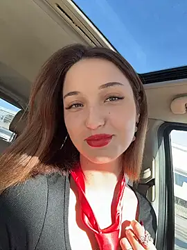 DollyTall online show from 10-30-25, 07:06