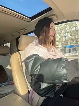 DollyTall online show from 12-22-25, 07:41