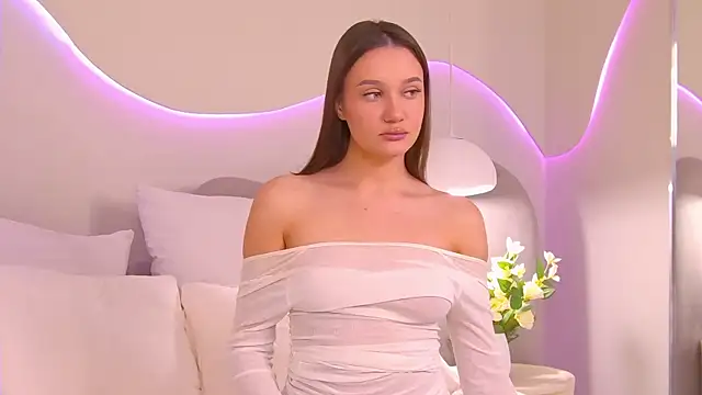 Mary Honey online show from 09-27-25, 03:56