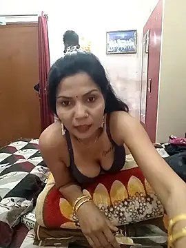 Yourhotsweetgirl online show from 03-11-26, 07:46