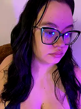 Emily Taylor2 online show from 10-17-25, 01:53