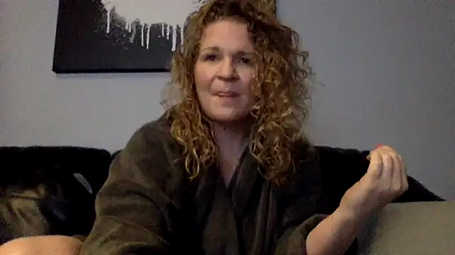 Snapshot of less-is-moore chatting on 02-20-26, 05:26 less-is-moore online show from 02-20-26, 05:26