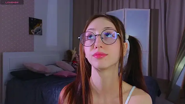 AvrilLeMell online show from 11-10-25, 10:04