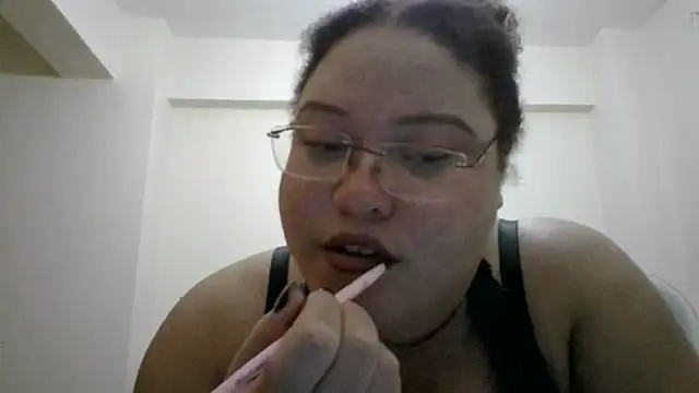 Snapshot of GoddessMocha chatting on 10-19-25, 12:13 GoddessMocha online show from 10-19-25, 12:13