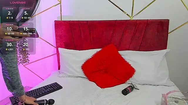Paris Evans01 online show from 10-15-25, 12:35