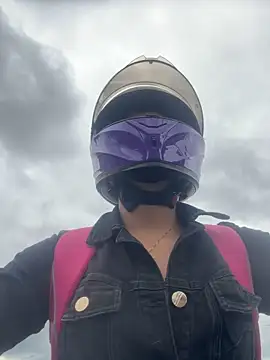 Camilla Miller01 online show from 04-10-26, 06:15