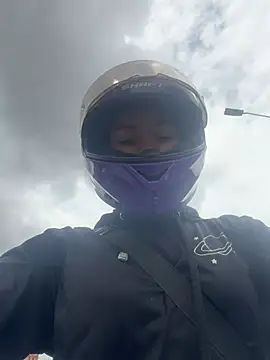 Camilla Miller01 online show from 04-17-26, 06:00