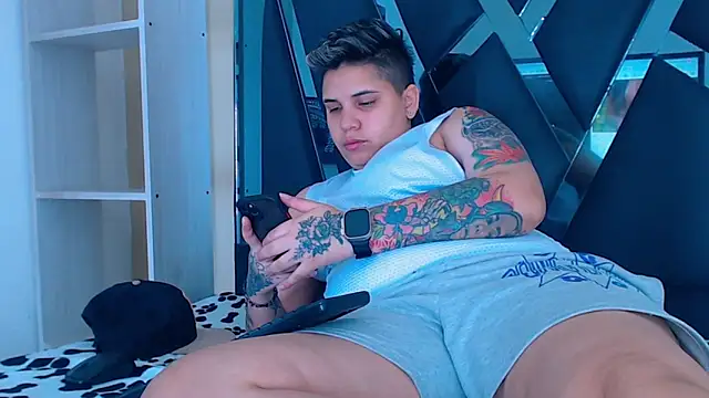 karla sexy21 online show from 11-18-25, 05:00