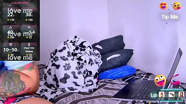 Snapshot of karla_sexy21 chatting on 03-28-26, 04:24 karla sexy21 online show from 03-28-26, 04:24