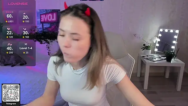 ArleneThomas online show from 11-19-25, 01:44