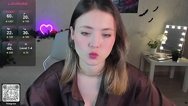 ArleneThomas online show from 11-06-25, 01:37