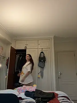 very licious online show from 06-18-26, 04:45