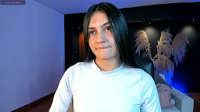 Snapshot of AidaJones chatting on 12-05-25, 11:31 AidaJones online show from 12-05-25, 11:31