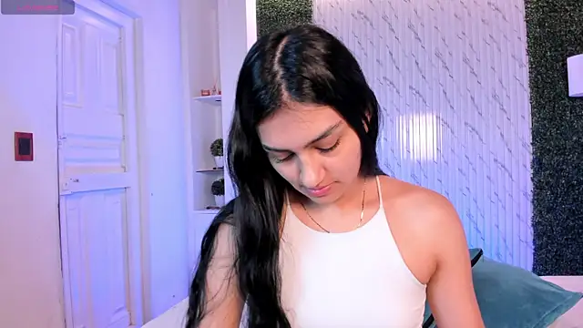 Snapshot of AidaJones chatting on 12-22-25, 11:43 AidaJones online show from 12-22-25, 11:43