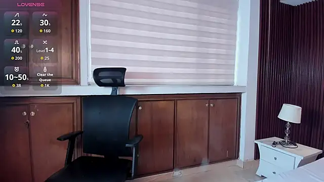 Snapshot of AidaJones chatting on 04-08-26, 11:44 AidaJones online show from 04-08-26, 11:44