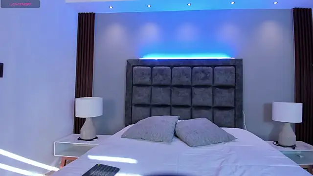 Snapshot of AidaJones chatting on 12-21-25, 01:13 AidaJones online show from 12-21-25, 01:13