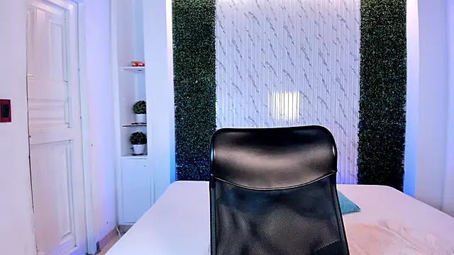 Snapshot of AidaJones chatting on 02-27-26, 11:43 AidaJones online show from 02-27-26, 11:43