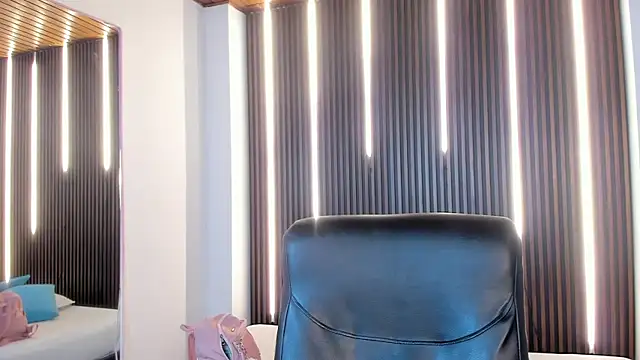 Snapshot of AidaJones chatting on 10-28-25, 12:59 AidaJones online show from 10-28-25, 12:59