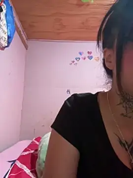 kiittyselenita online show from 04-18-26, 07:58