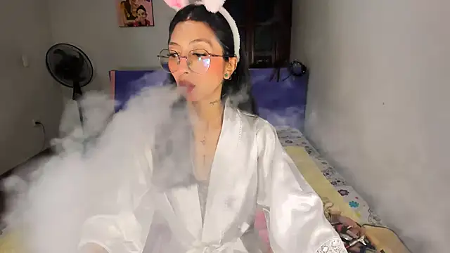 Snapshot of Anais_lux chatting on 05-05-26, 12:13 Anais lux online show from 05-05-26, 12:13