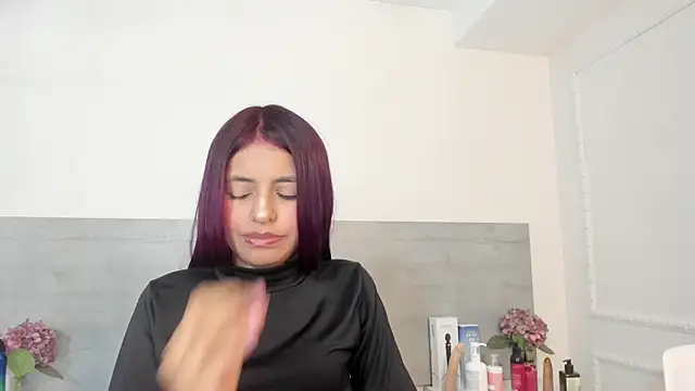 Snapshot of sunnyWhitee chatting on 04-27-26, 07:23 sunnyWhitee online show from 04-27-26, 07:23