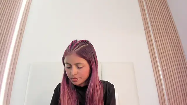 Snapshot of sunnyWhitee chatting on 05-12-26, 11:16 sunnyWhitee online show from 05-12-26, 11:16