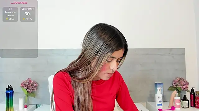 Snapshot of sunnyWhitee chatting on 04-20-26, 07:15 sunnyWhitee online show from 04-20-26, 07:15