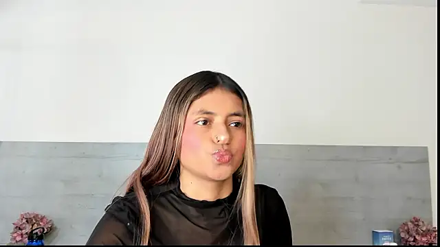 sunnyWhitee online show from 03-21-26, 07:18