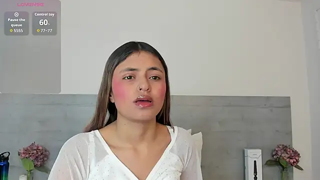 Snapshot of sunnyWhitee chatting on 04-22-26, 07:09 sunnyWhitee online show from 04-22-26, 07:09