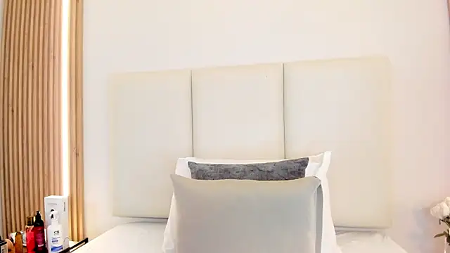 Snapshot of sunnyWhitee chatting on 05-04-26, 07:17 sunnyWhitee online show from 05-04-26, 07:17