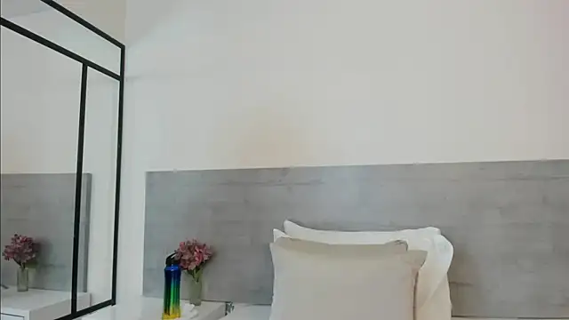 sunnyWhitee online show from 04-14-26, 07:08