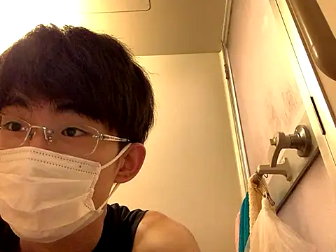 Snapshot of kurusu46 chatting on 09-21-25, 05:01 kurusu46 online show from 09-21-25, 05:01