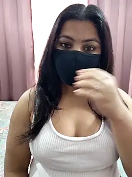 Snapshot of Aavya_007 chatting on 02-21-26, 04:14 Aavya 007 online show from 02-21-26, 04:14