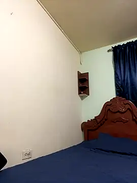 Snapshot of MaxDell chatting on 09-20-25, 01:43 MaxDell online show from 09-20-25, 01:43