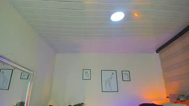 Snapshot of LusyKitty chatting on 10-09-25, 03:45 LusyKitty online show from 10-09-25, 03:45
