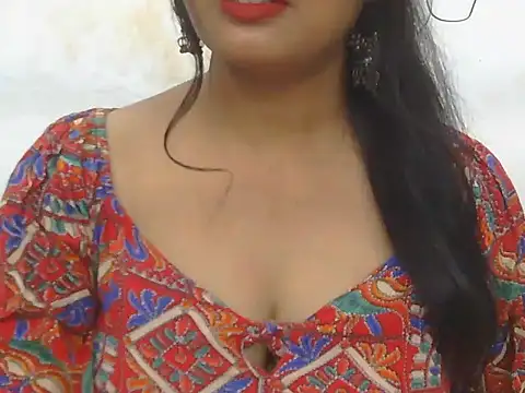 Snapshot of POOJA_199 chatting on 10-06-25, 07:31 POOJA 199 online show from 10-06-25, 07:31