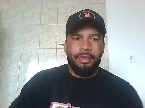 Snapshot of OliveiraSeven chatting on 05-11-26, 03:29 OliveiraSeven online show from 05-11-26, 03:29