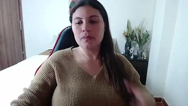 Secret Bella online show from 09-30-25, 12:11