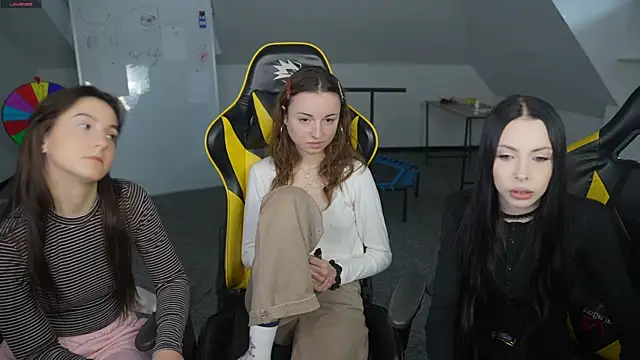 VivianSweet  online show from 04-07-26, 10:28