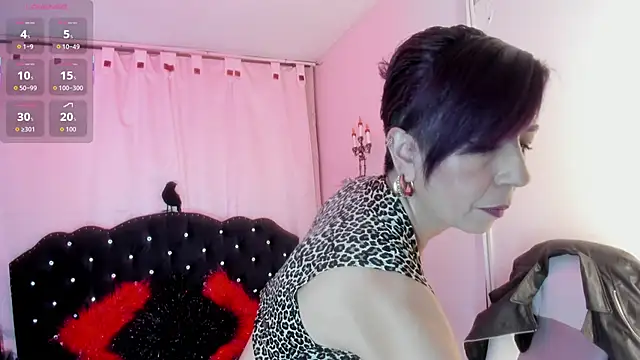 Snapshot of Trinityy__ chatting on 10-16-25, 06:27 Trinityy online show from 10-16-25, 06:27