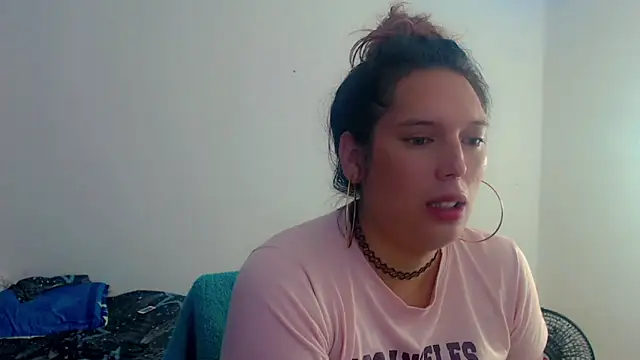 samanthaa hot  online show from 01-05-26, 10:57