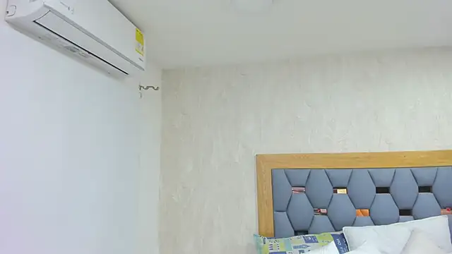 Snapshot of crystal_sm chatting on 02-12-26, 03:06 crystal sm online show from 02-12-26, 03:06