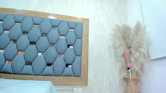 crystal sm online show from 12-02-25, 03:07